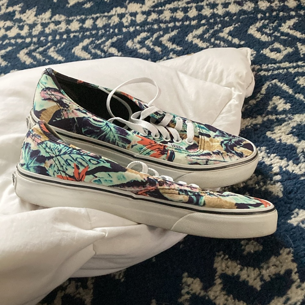 Vans - Picture 4 of 8